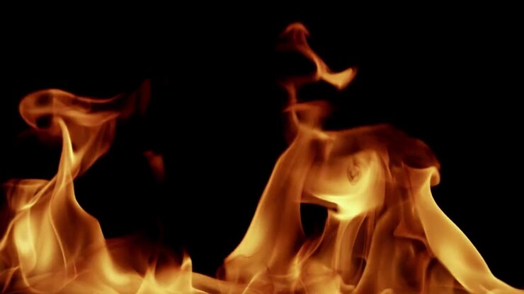 Fuoco dettagliato su sfondo nero