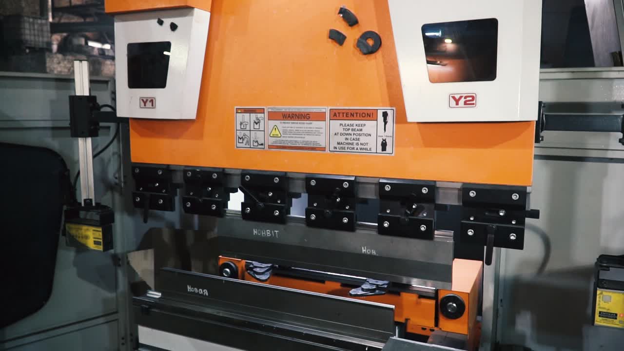 máquina de prensado de frenos metálicos