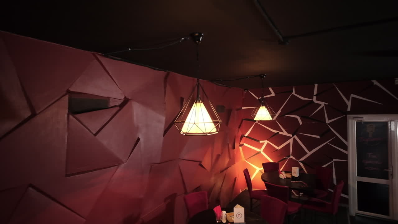 밤에는 스타일리시한 레스토랑 인테리어