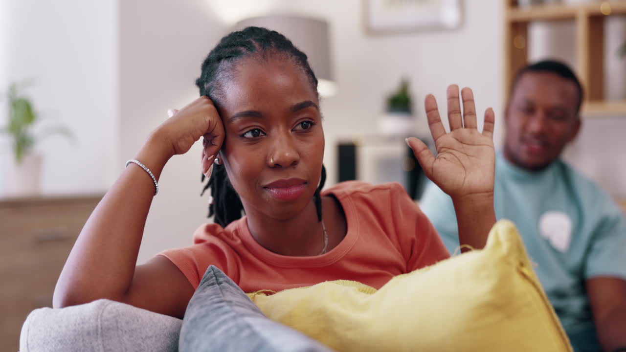 pareja enojada, pelea y discusión de la mujer