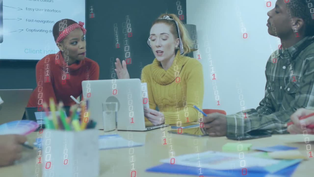 animación del procesamiento de datos financieros sobre diversos colegas que se reúnen en la oficina