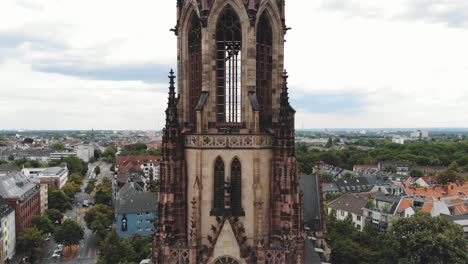4k-Aerial-rising-pan-shot-and-close-up-footage-of-the-historical-Great-Saint-Martin-Church-of-Cologne,-Germany