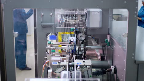 Pharmaceutical-factory-conveyor-belt.-Pharmaceutical-production-line