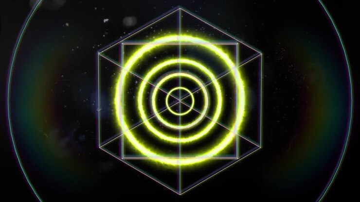 Cerchi concentrici al neon colorati con cubi delineati che si muovono su sfondo nero.
