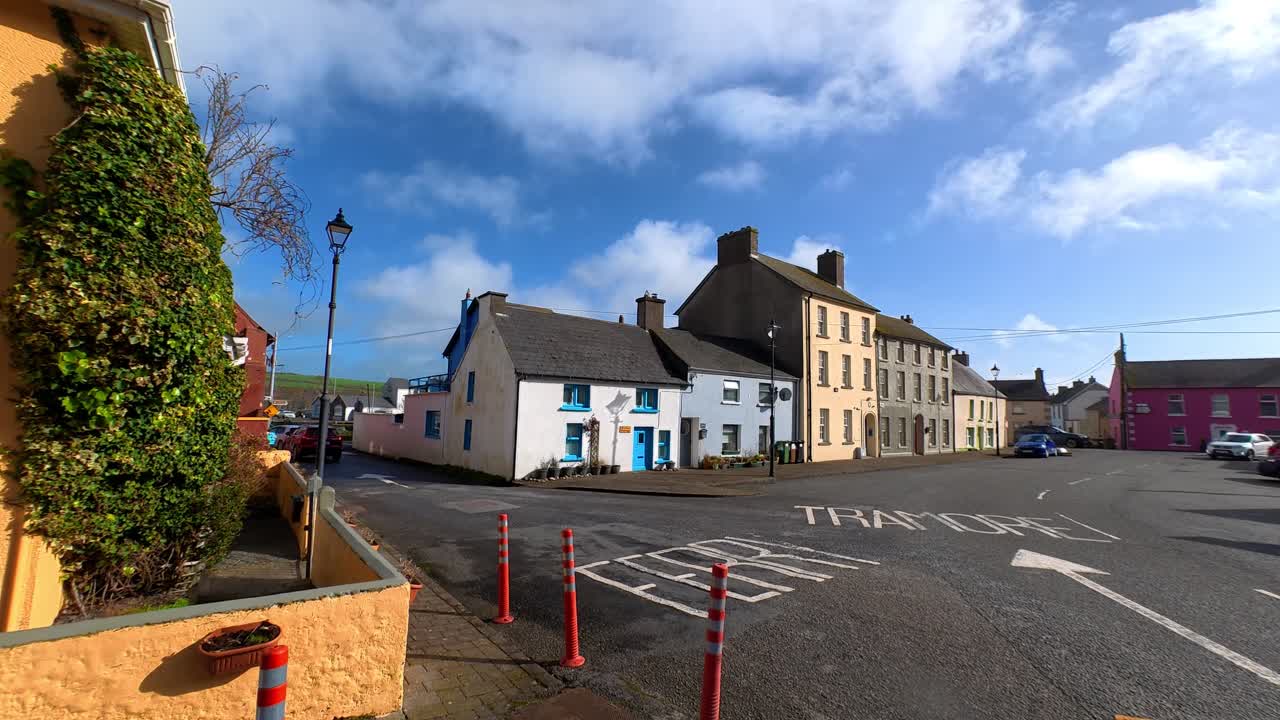 Passage East Waterford Irlanti, tie lautalle kylän keskustasta