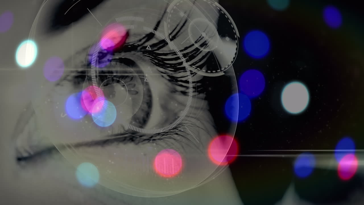 manchas coloridas de luz y escaneo de alcance sobre un primer plano del ojo femenino contra un fondo negro