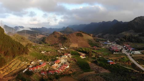 越南西北地區的索恩拉市的空中風景