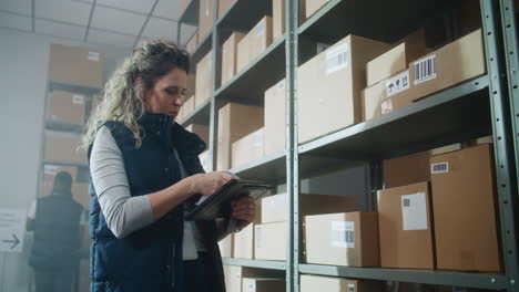 warehouse worker scanning inventory