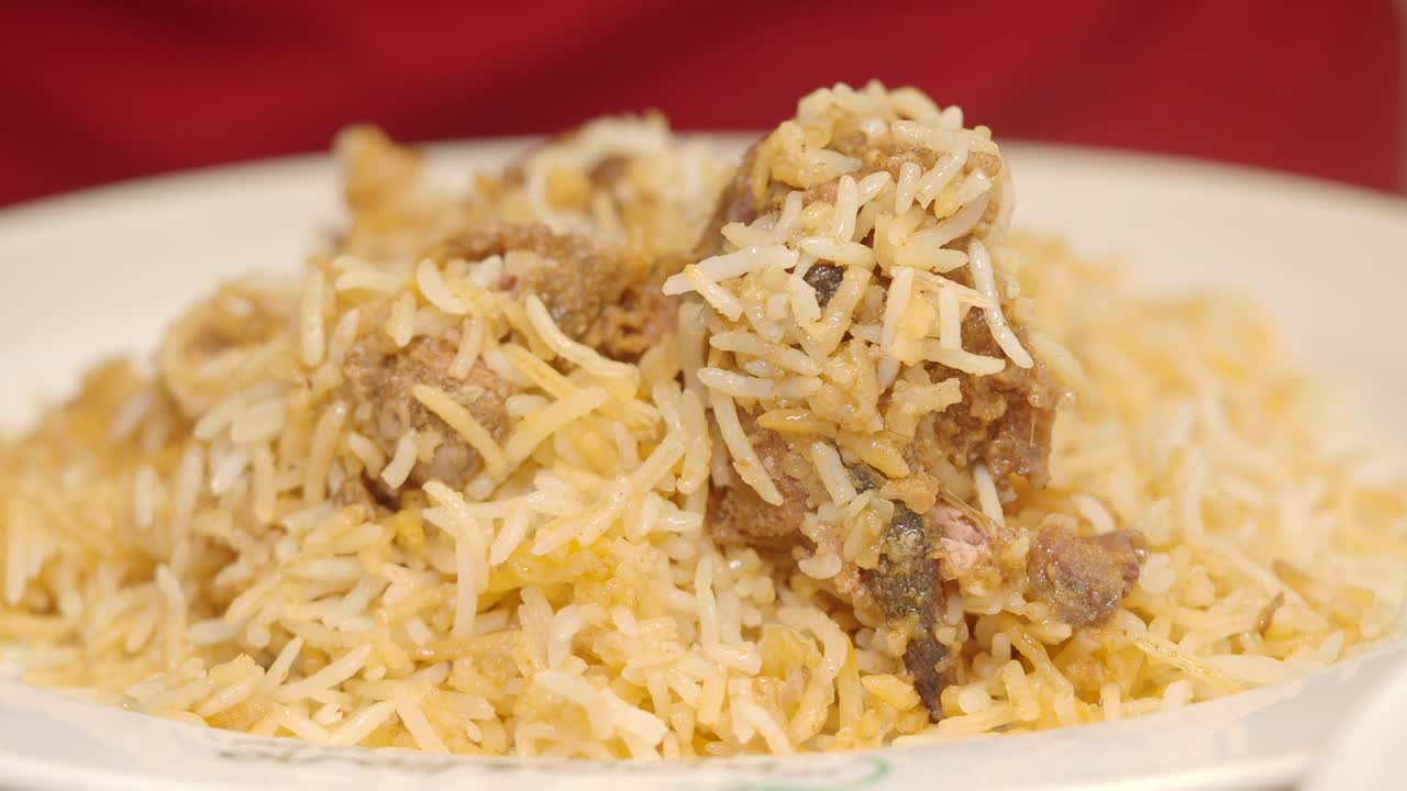primer plano de un plato de delicioso biryani
