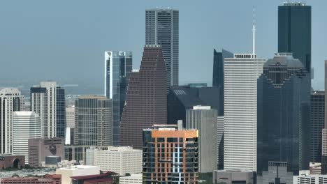 Skyline-Der-Innenstadt-Von-Texas.-Luftschwenk,-Langer-Zoom