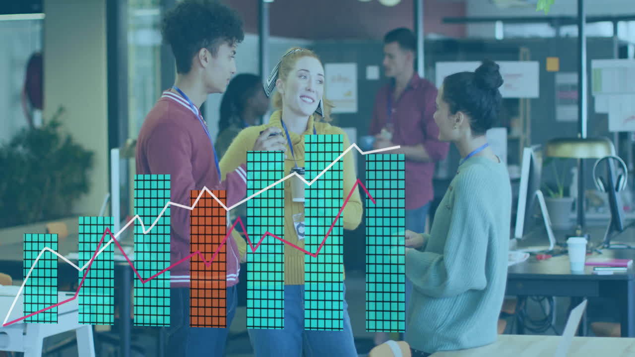 animación del procesamiento de datos financieros sobre diversas personas de negocios en la oficina
