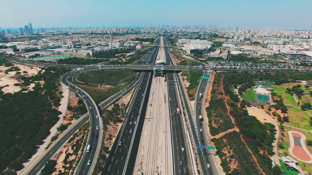 대도시에 접한 고속도로