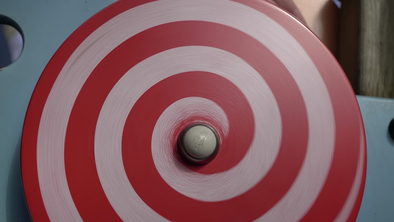 회전하는 최면 디스크, 빨간색과 색의 최면 물체 회전