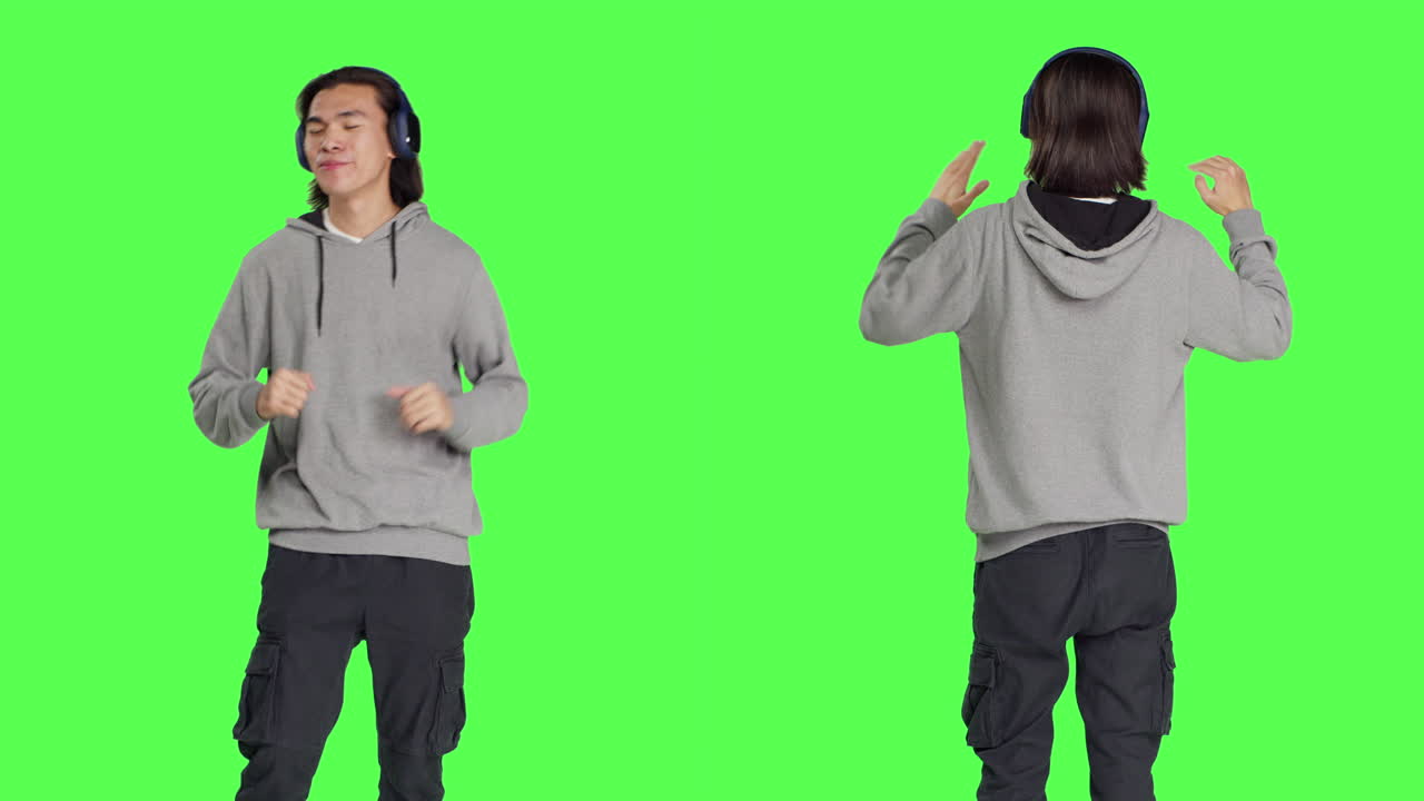 긍정적 인 남자 는 키 댄스 움직임 을 한다