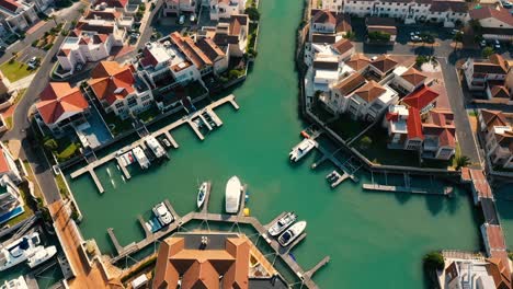 Aerial-view-of-Harbour-Island,-South-Africa