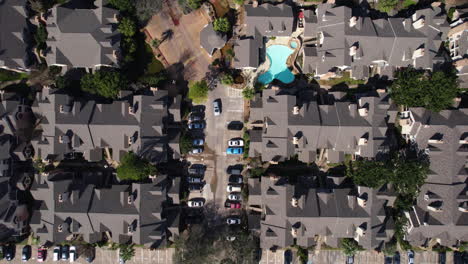 vista aérea de ojo de pájaro, complejo de apartamentos de lujo, comunidad residencial