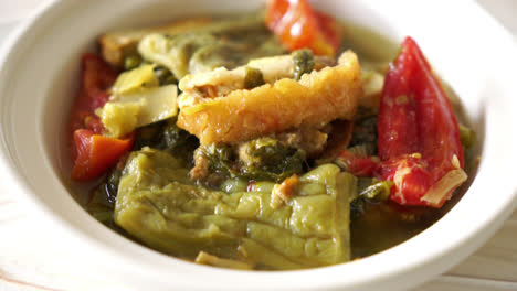 bitter gourd and preserved mustard green soup with pork