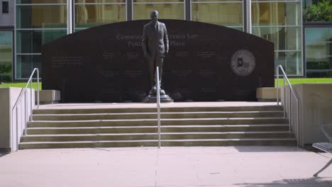 Monument-in-downtown-Houston-dedicated-to-the-criminal-justice-center