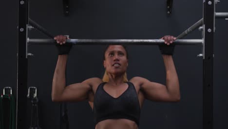 entrenamiento cruzado en un gimnasio
