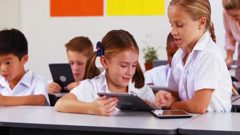 Students-using-digital-tablet-in-classroom