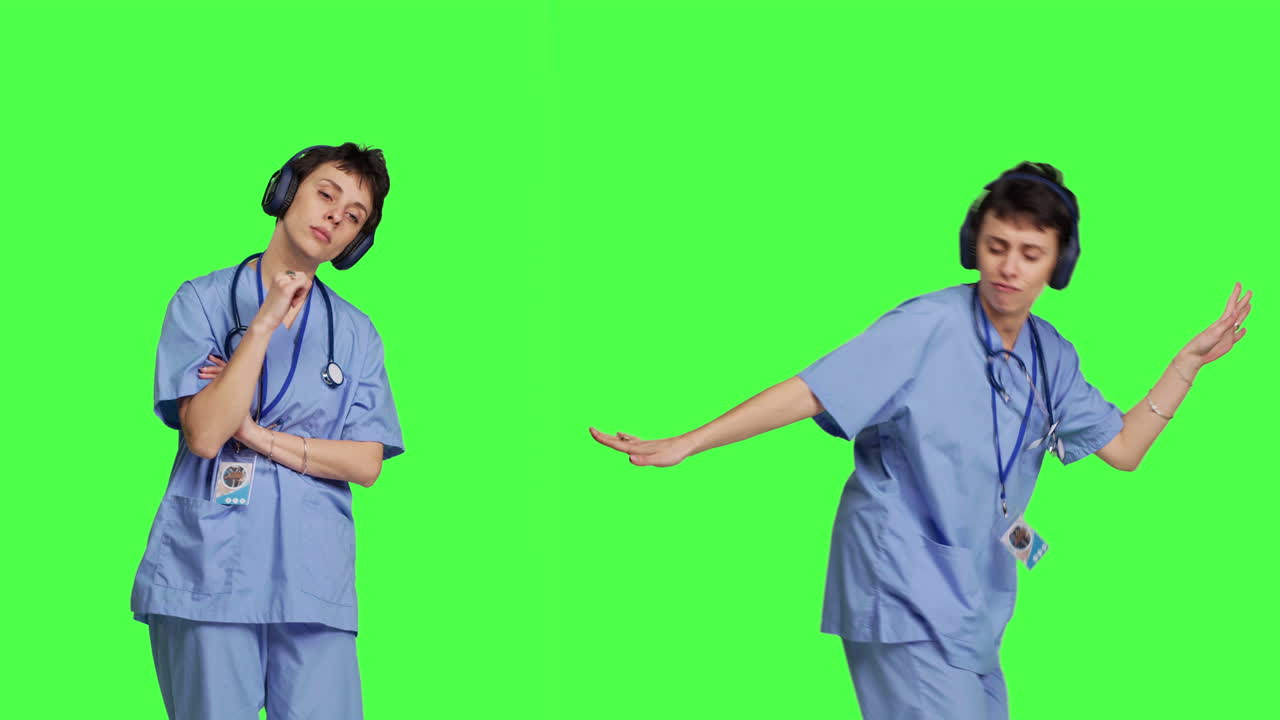 오디오 헤드 으로 멋진 음악 을 듣고 있는 즐거운 건강 전문가