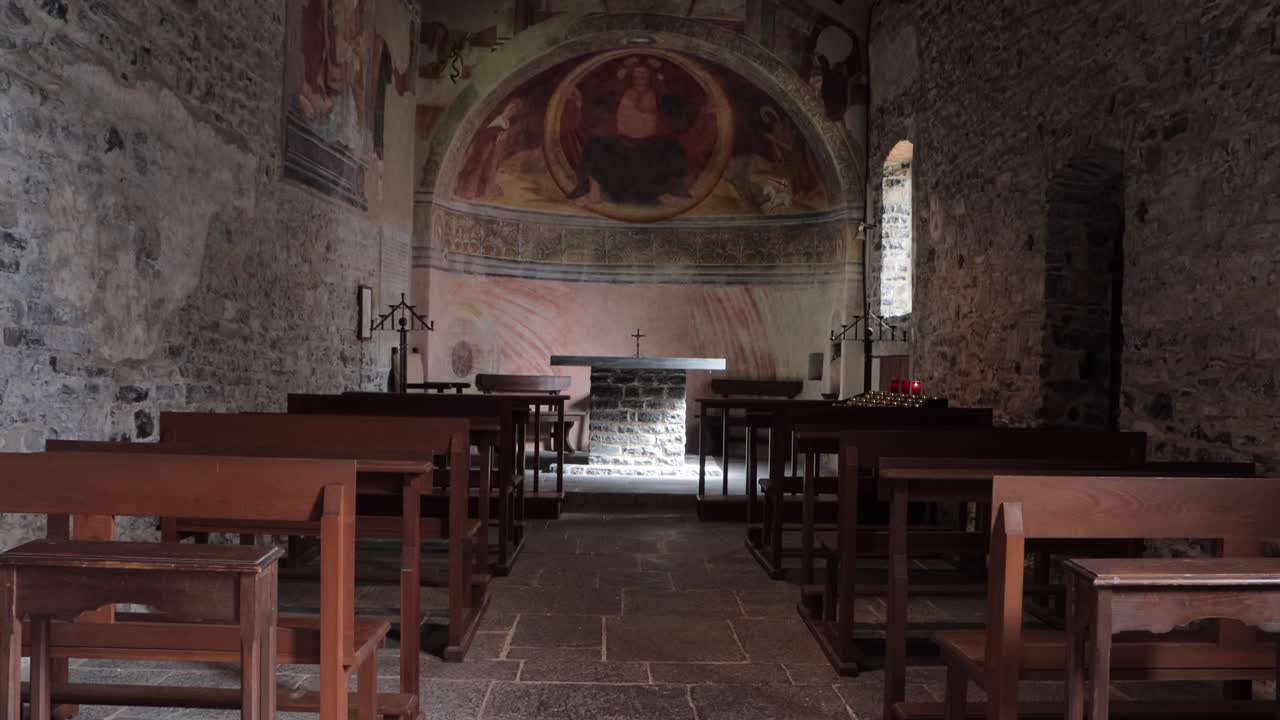 This chapel shows Lent is a time to contemplate love more, are signs of repentance, fasting, prayer that allow the Catholic Christian in his religion to make an act of love. Holy Week