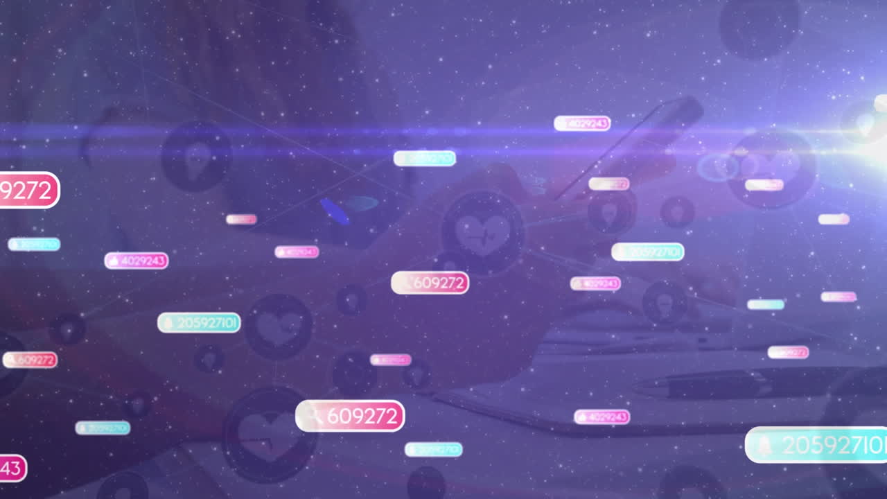 스마트폰을 사용하는 여성에 대한 아이콘과의 연결 네트워크의 애니메이션