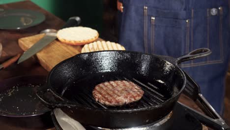 cocinando una deliciosa hamburguesa