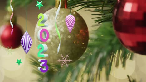 animación del texto de 2023 y decoraciones navideñas en el fondo