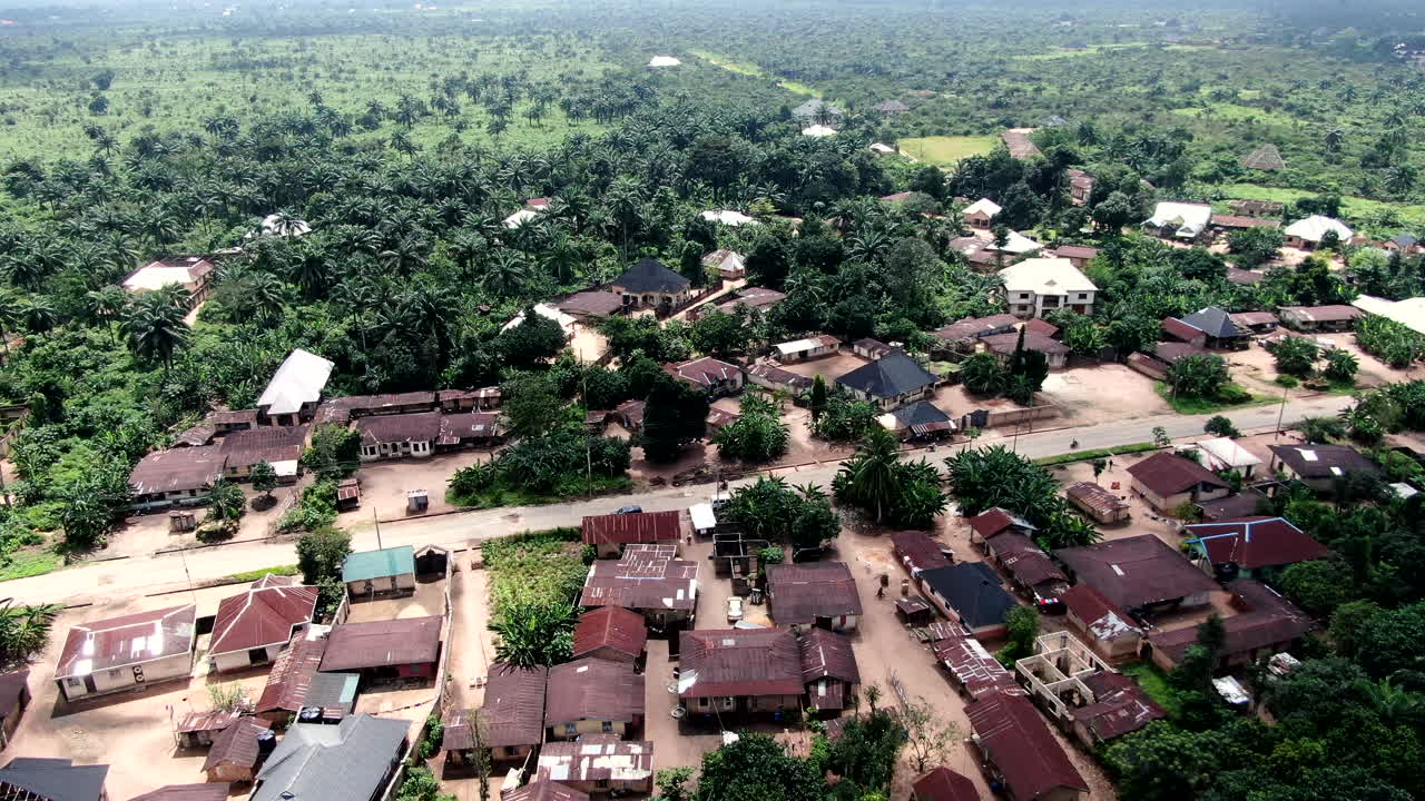Pemandangan Udara Komunitas Awa Pedesaan di Negara Bagian Imo, Afrika Barat, Nigeria