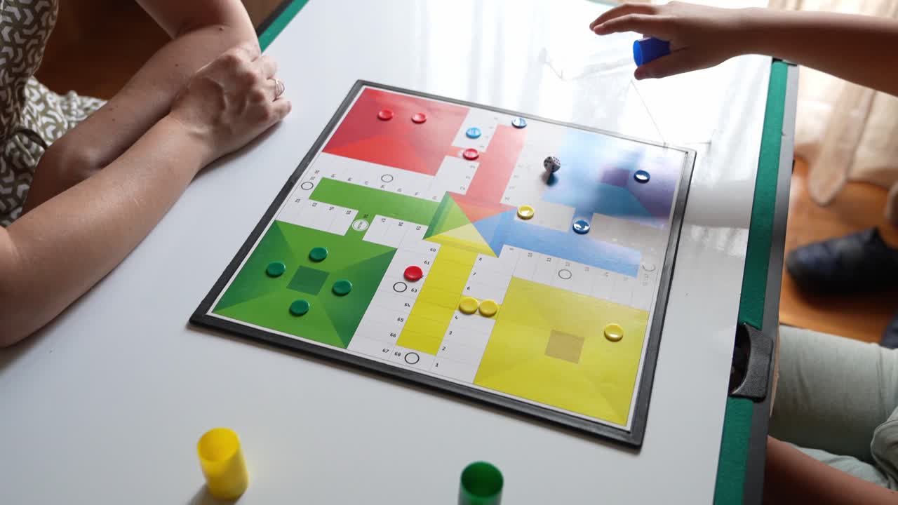 Gioca a Ludo Board Game