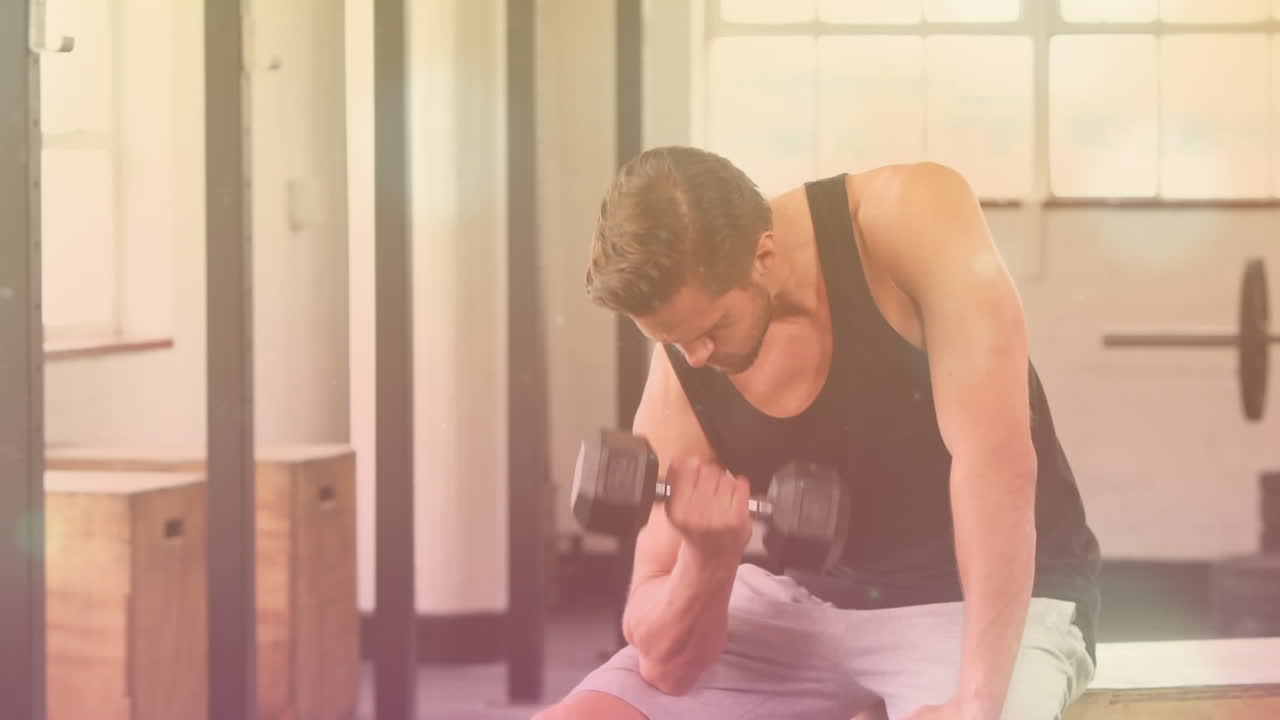 체육관 에서 운동 하는 적합 한 사람 위 에 반 ⁇ 이는 빛 의 애니메이션