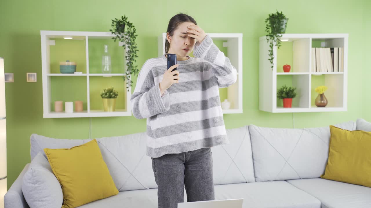 신경학적 장애, 젊은 아시아 여성의 신경계 장애가 그녀를 괴롭히고 있습니다.