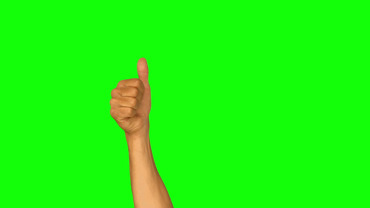 cerca de la mano gestando los pulgares hacia arriba