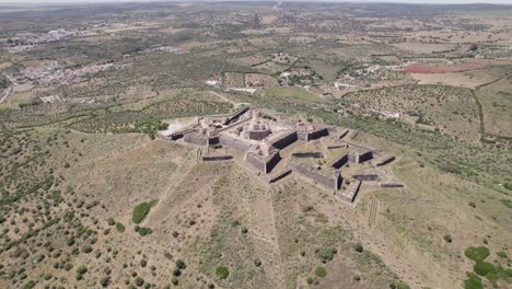 Espectacular-Fuerte-De-Nossa-Senhora-Da-Graça,-Vueltas-Aéreas