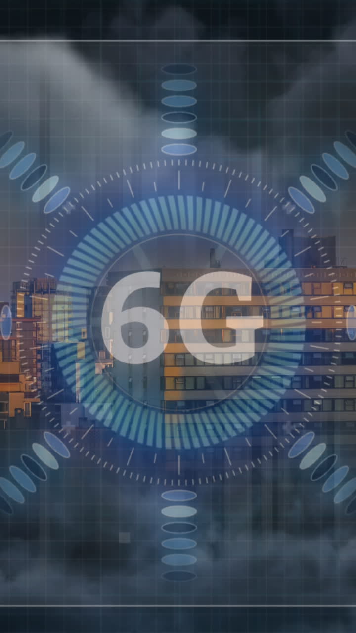 animación de texto 6g, procesamiento de datos y escaneo de alcance en pantallas sobre el paisaje urbano