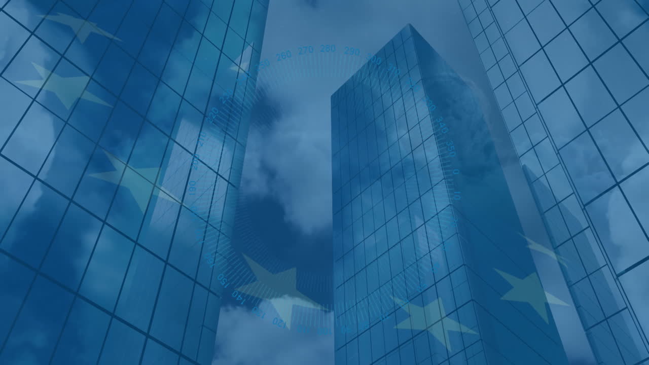 Animation af viftende EU-flag over lavvinkelbillede af høje bygninger mod skyer på himlen