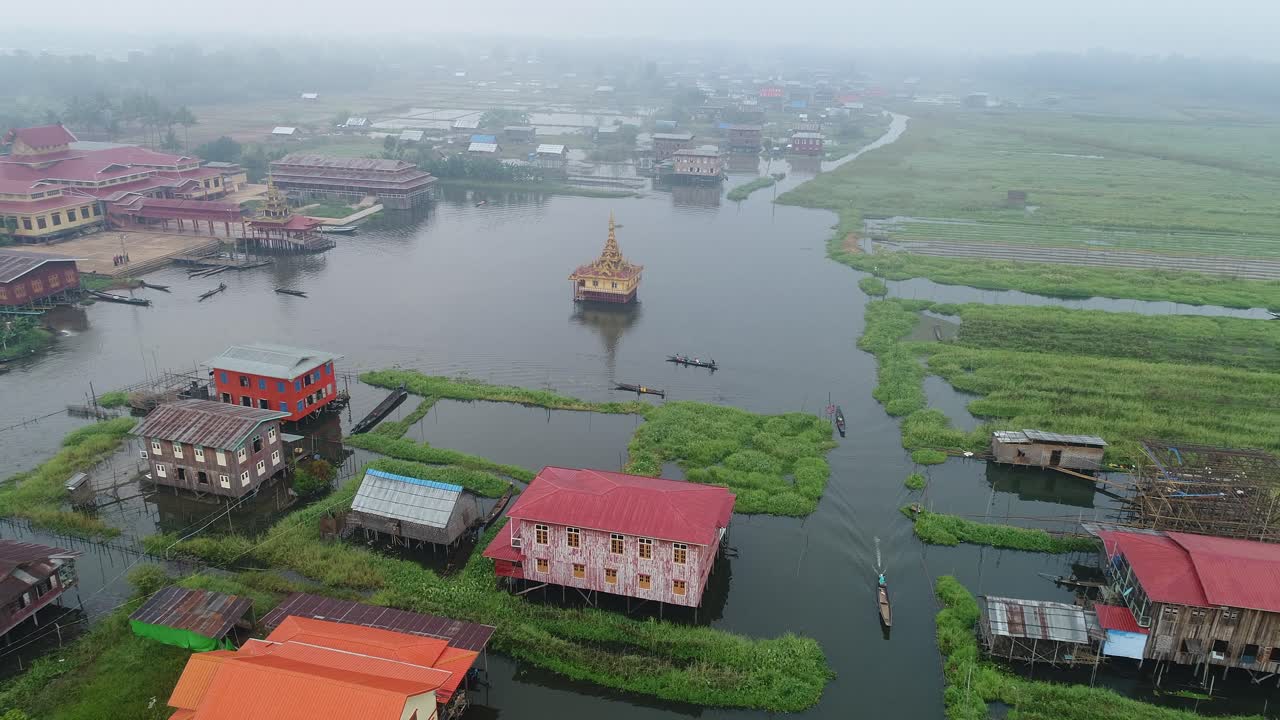 vista aérea de la aldea de inle lake en myanmar