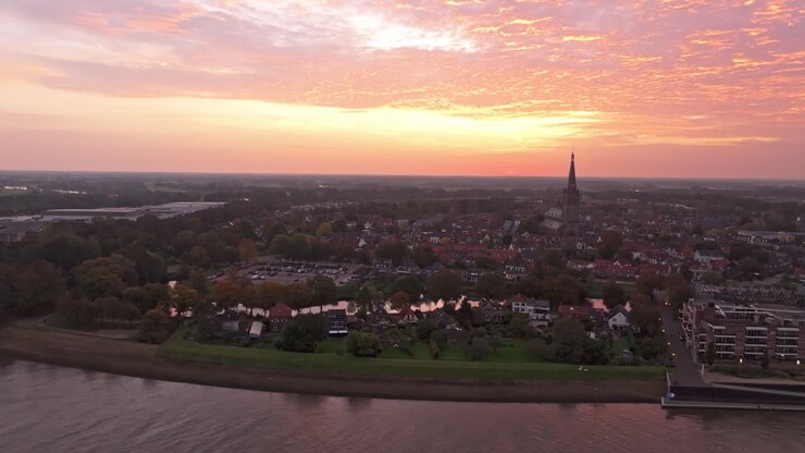 Alba pacifica su Doesburg, Paesi Bassi – Ripresa aerea
