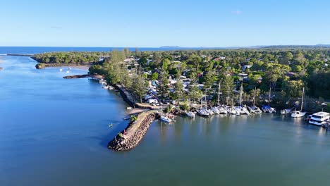 scenic river and coastline at brunswick heads