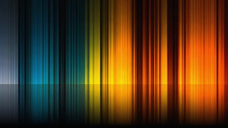 Dynamisk gradient af farver og refleksioner fanget i lodrette striber, der fremhæver overgangen fra kølige blå til varme orange farver i en fantastisk visuel fremvisning.