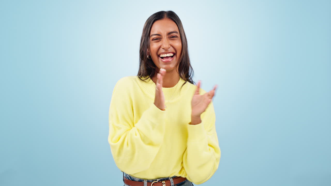 cara de mujer, cuenta atrás con los dedos