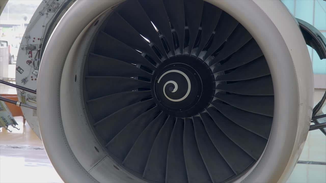 avión, aeropuerto, covid, avión, interior, claro, máscara, limpiador, limpieza, camino, cabina, equipo, vuelo, seguridad, trabajadores de servicio