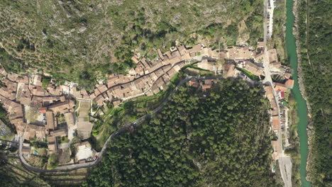 Saint-Guilhem-le-Désert-one-of-the-most-beautiful-villages-of-France-UNESCO-site