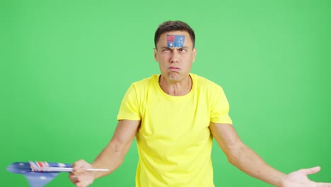 man cheering for australia, angry with the decision of referee