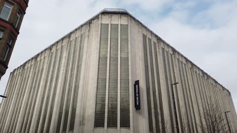 House-of-Fraser-department-store,-formerly-Kendals,-located-on-Deansgate-in-Manchester-and-shows-Art-Deco-architecture,-England,-UK