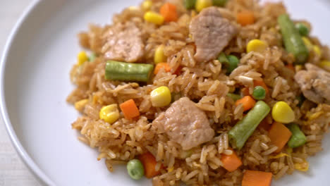 arroz frito con cerdo y verdura