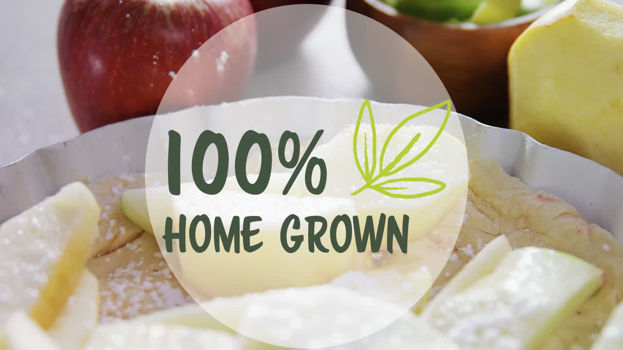 신선한 사과 위에 집에서 재배 된 텍스트의 애니메이션