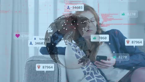 animación del globo y los iconos de las redes sociales sobre una mujer con teléfono inteligente
