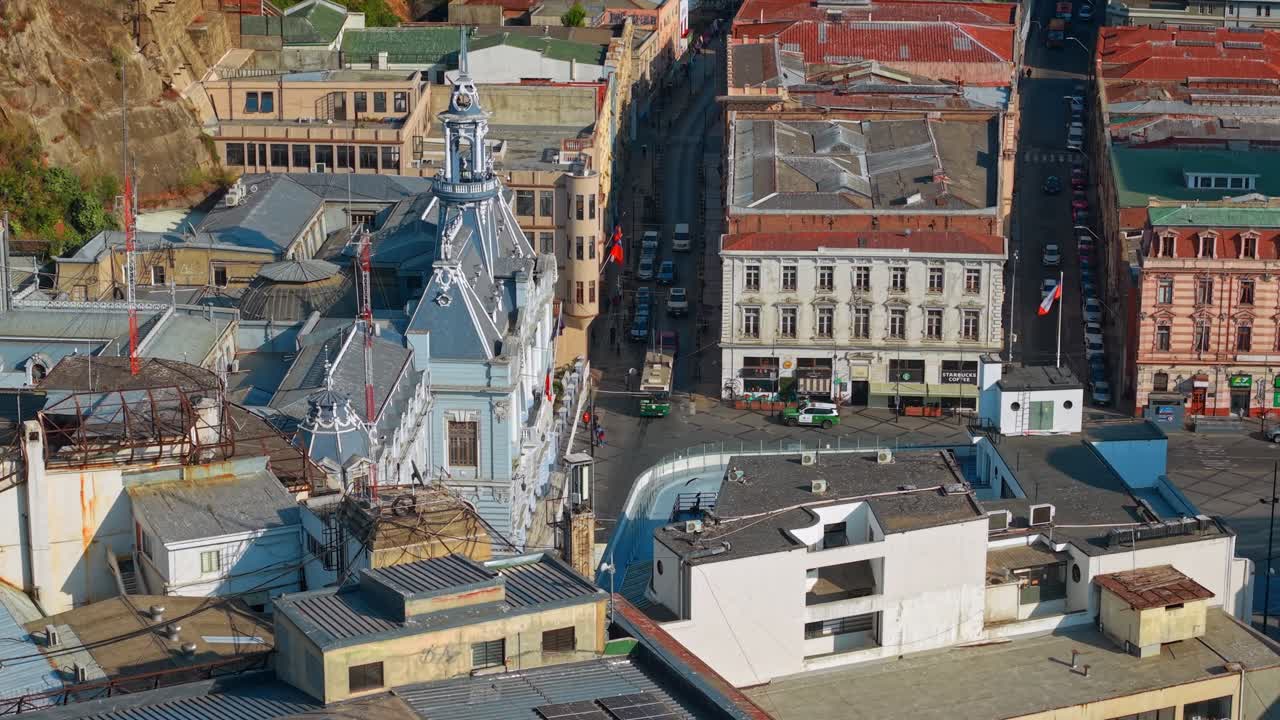 Veduta aerea dell'Edificio del Quartier Generale dell'Esercito Cileno nel centro di Santiago, Cile. Punto di riferimento dell'architettura urbana